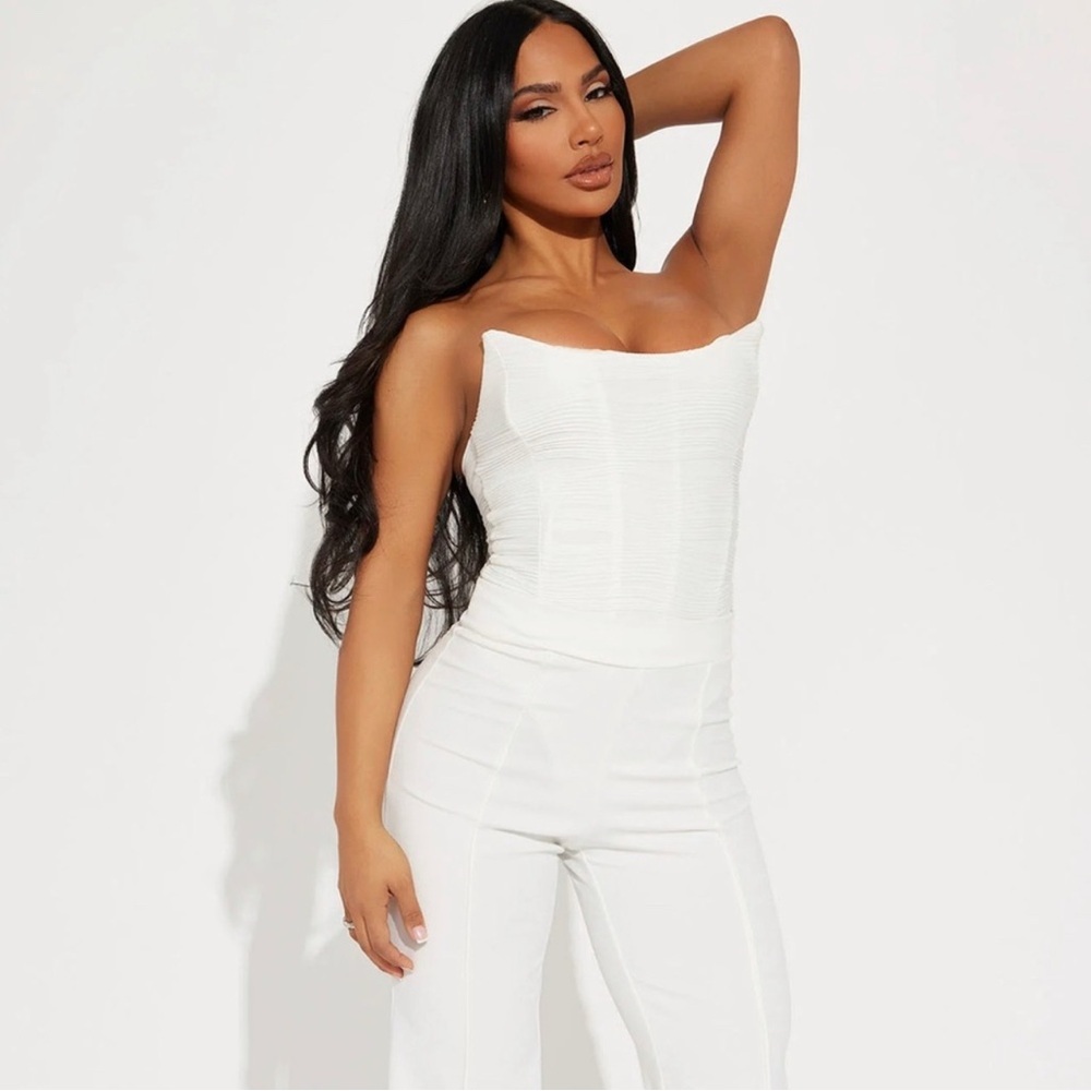 FashionNova White Corset Bodysuit Size M NWOT - Picture 3 of 9